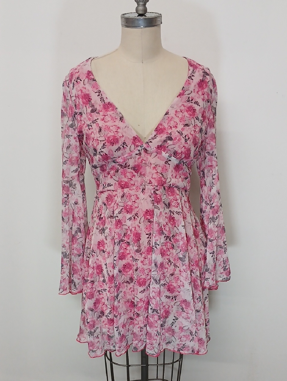 Double Crazy Floral Pink V-Neck Long Bell Sleeve Women’s Dress / L